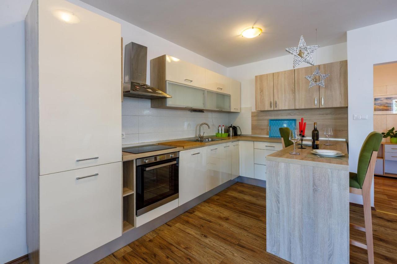 Apartments Franny โนวีวีโนดอลสกี ภายนอก รูปภาพ